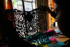 Diseñador mexicano fusiona fútbol y cultura prehispánica antes del Mundial