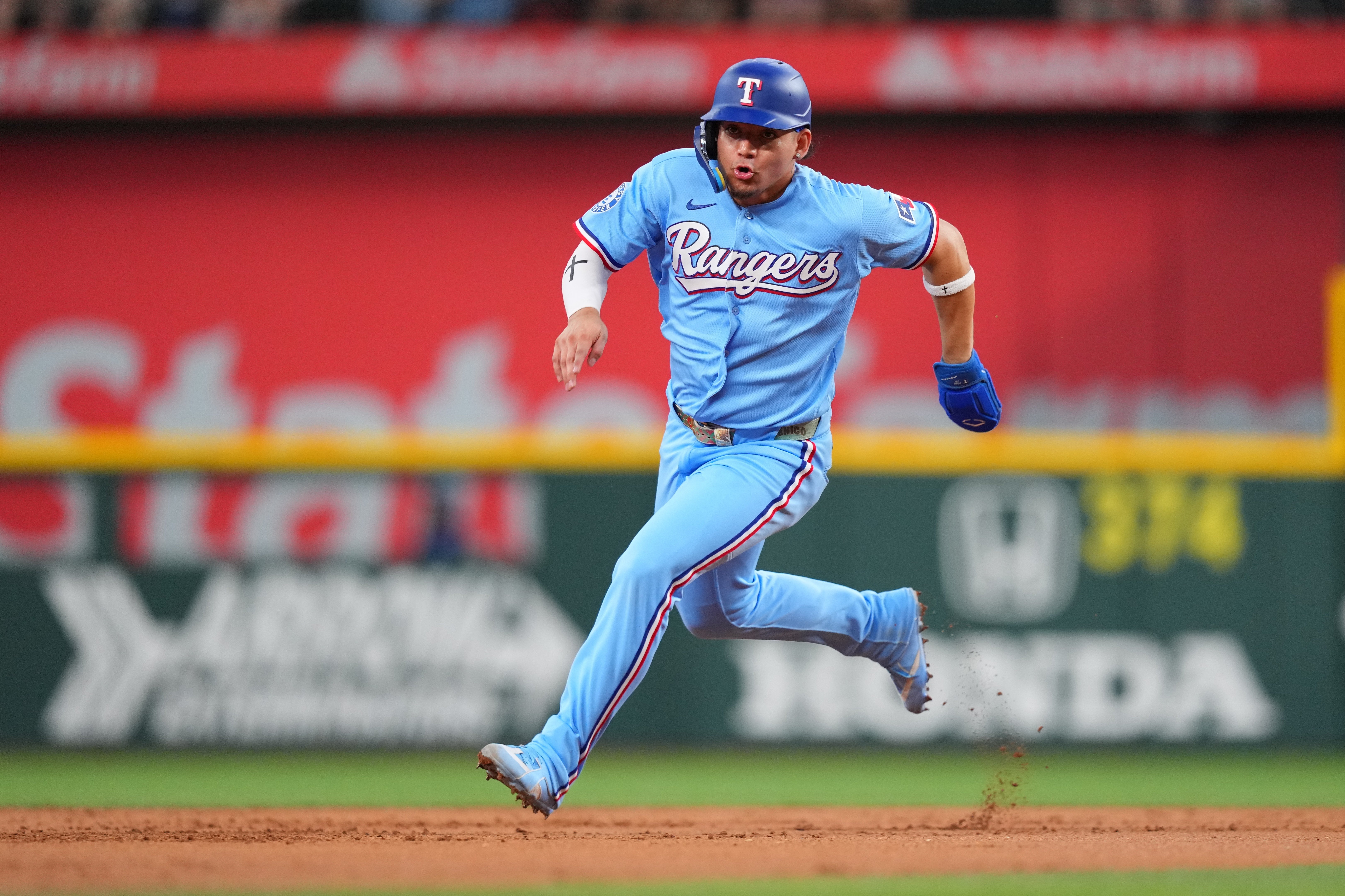 Jack Leiter poncha a 10 y los Rangers completan barrida con un 6-3 ante los Reales