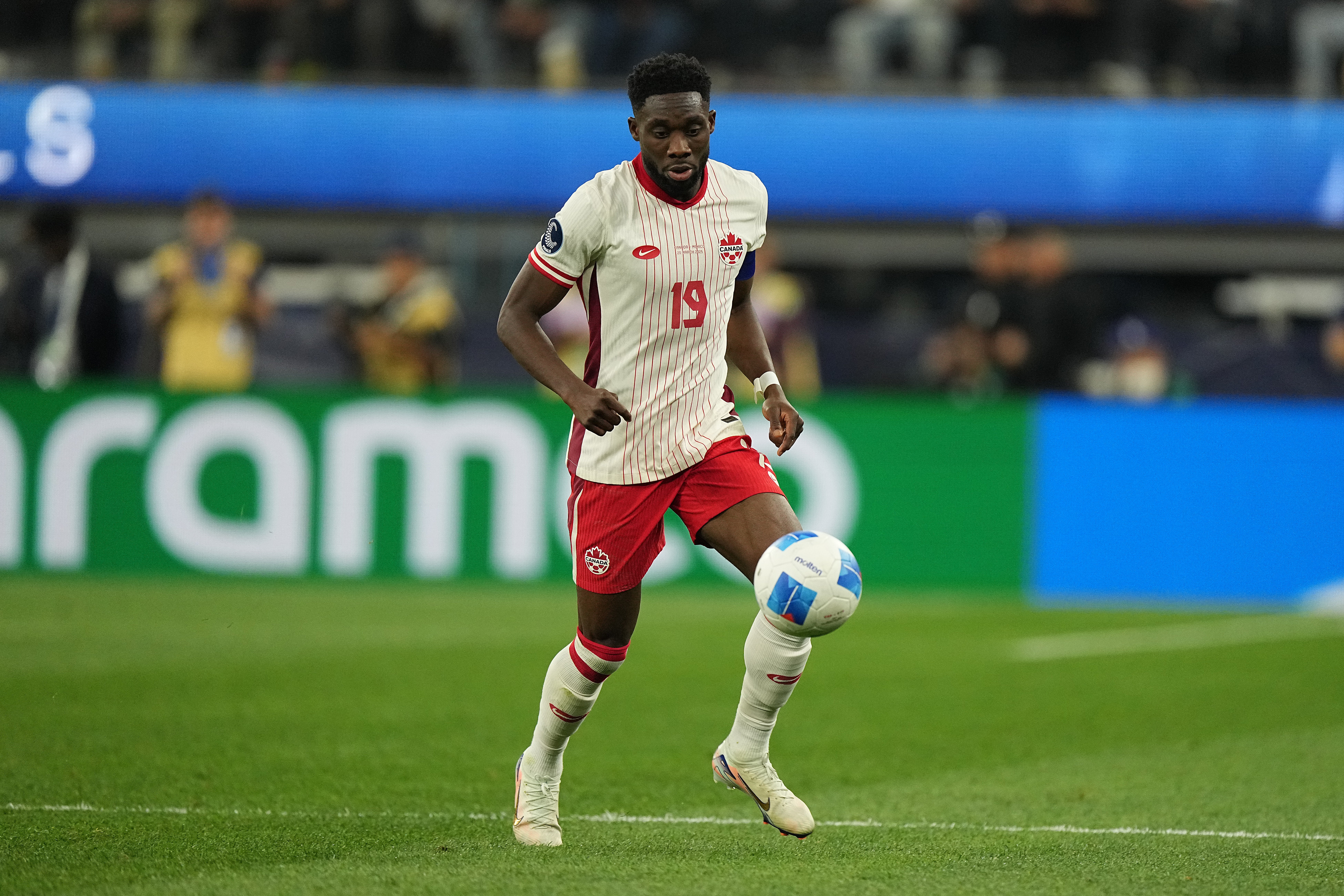 Alphonso Davies apunta a ser una pieza clave para Canadá si logra mantenerse en forma durante el Mundial