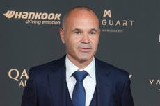 Iniesta ficha con Gulf United, club de 2da división de los Emiratos, para su debut como técnico