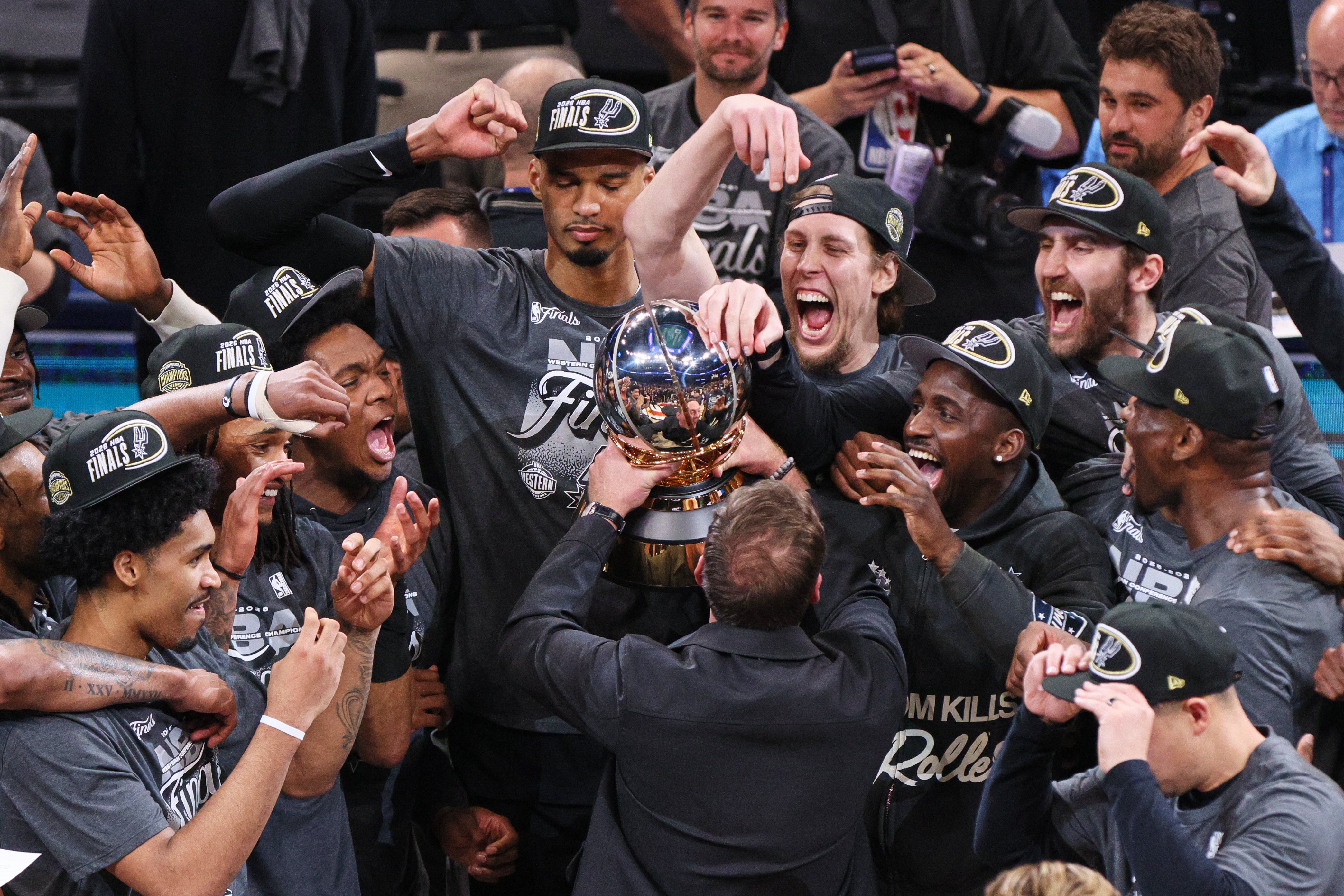 SPURS THUNDER
