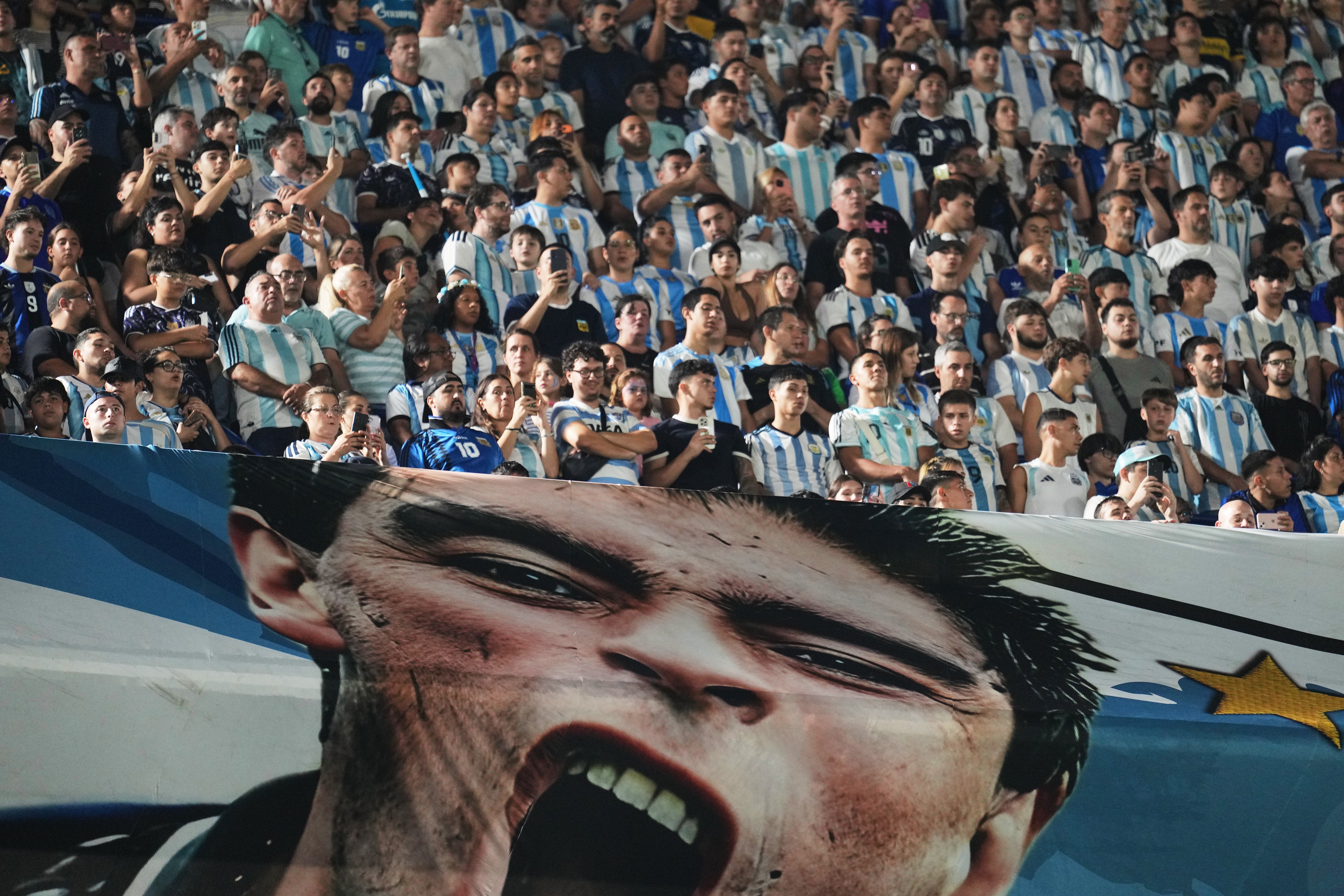En América Latina, el fútbol es casi sagrado