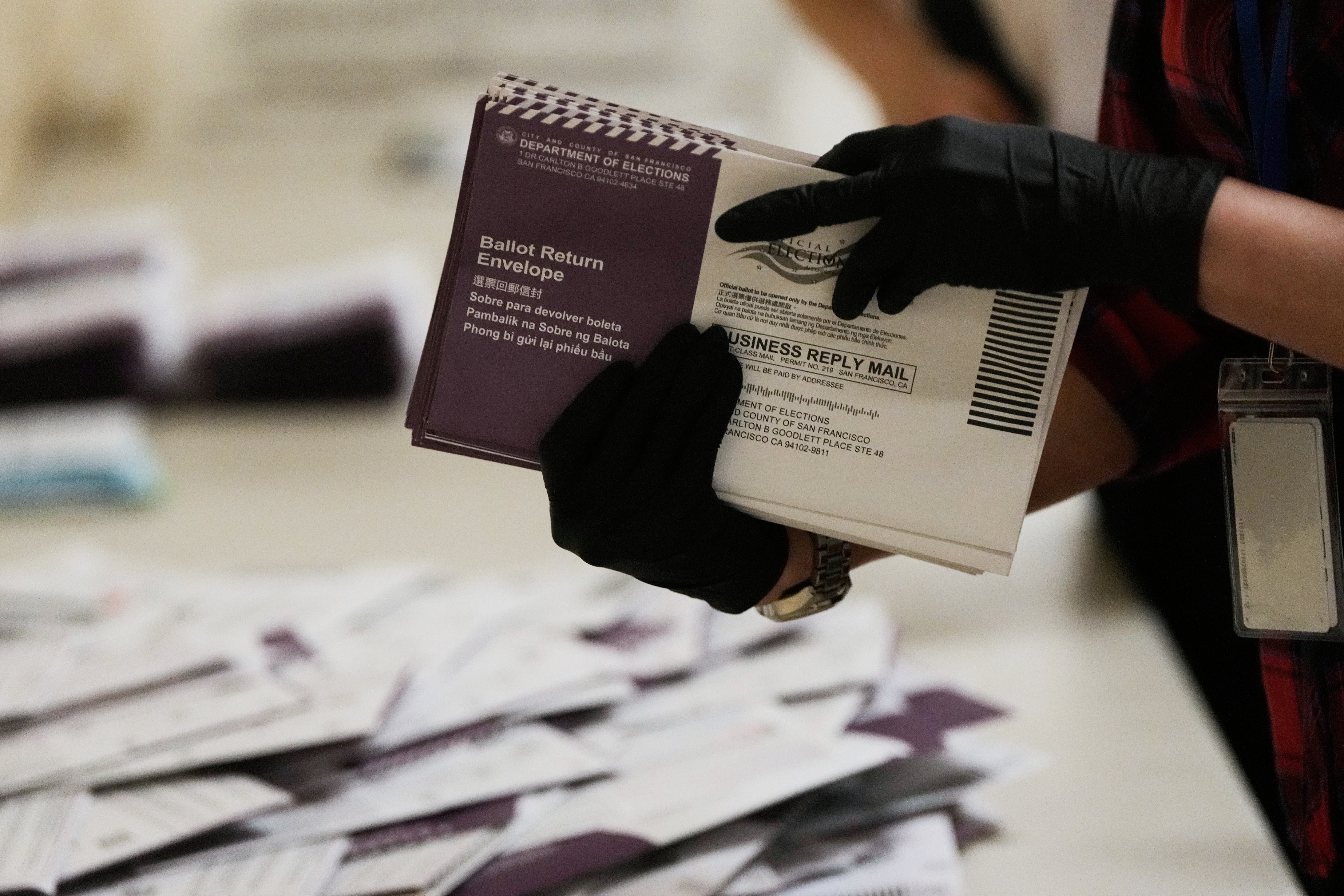 Tribunal federal escucha argumentos para frenar orden de Trump sobre voto por correo