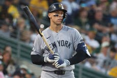 Aaron Judge fuera del juego de Yankees ante Guardianes por contusión ósea en hombro derecho
