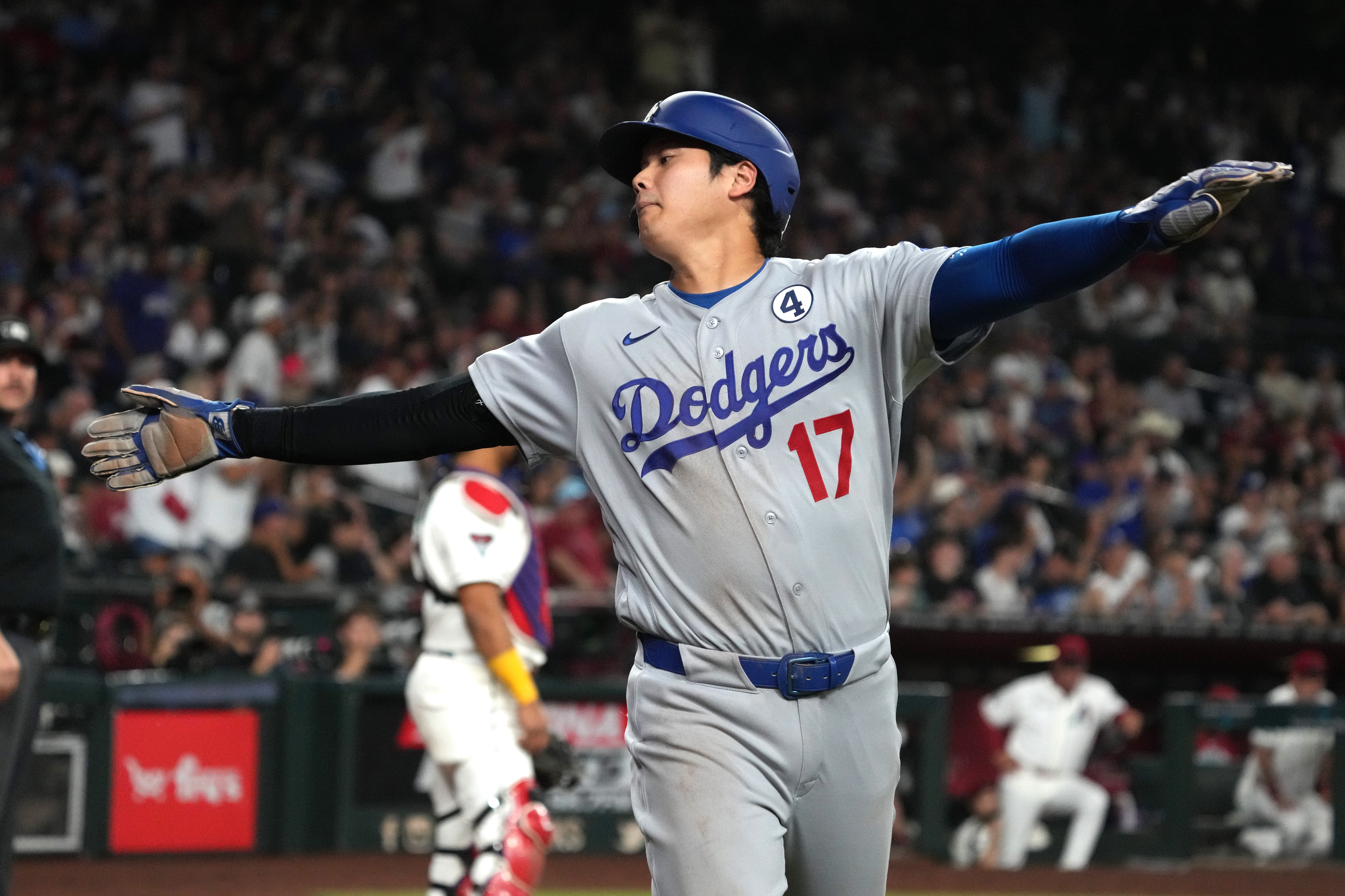 Ohtani sigue encendido, Freeman pega jonrón de 2 carreras y Dodgers superan 6-5 a D-backs