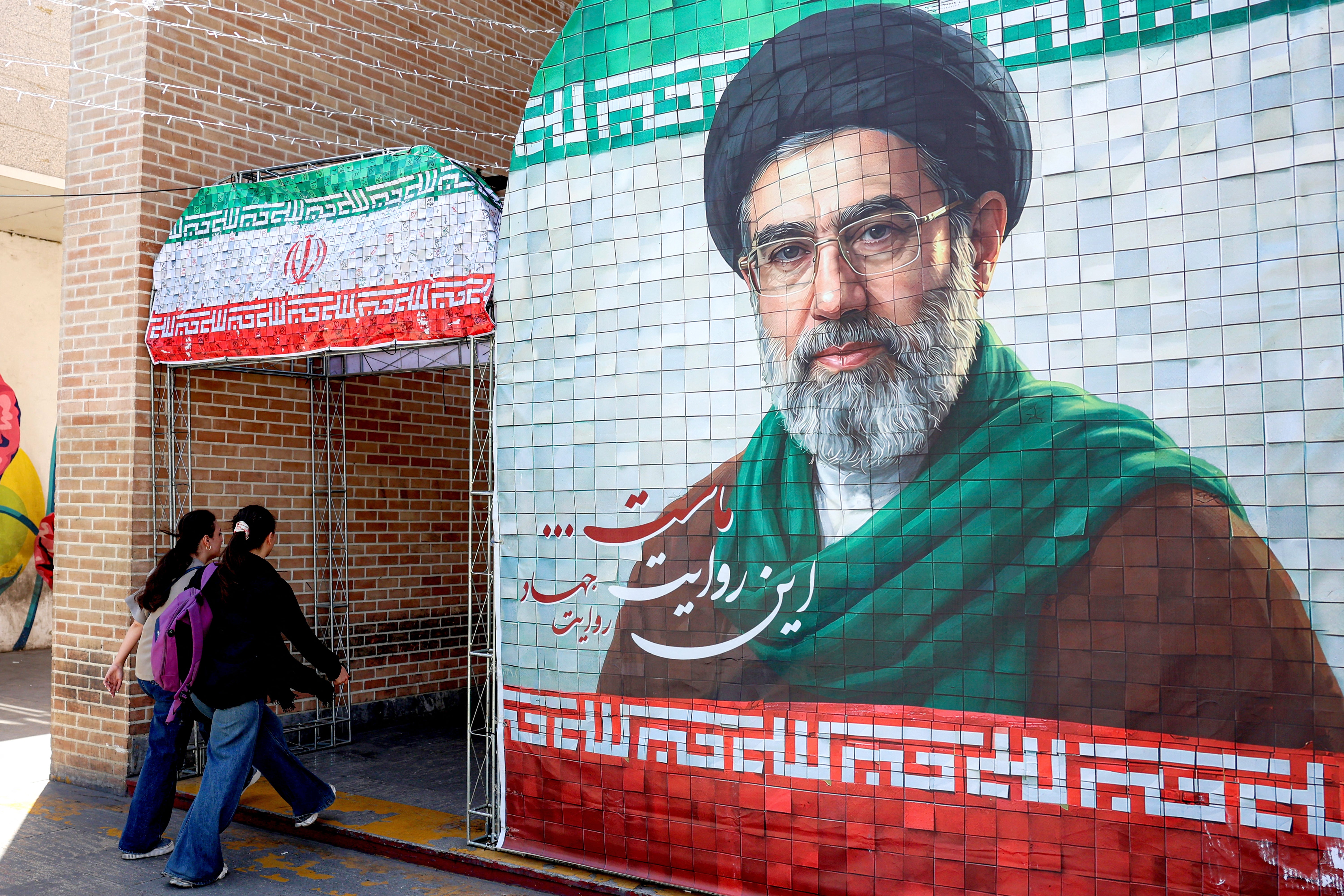 Trump aseguró que quería reunirse con el actual líder supremo iraní, el ayatolá Mojtaba Jamenei