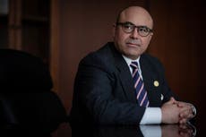 Fiscal de Chicago defiende su injerencia en jurado investigador por caso de protesta migratoria