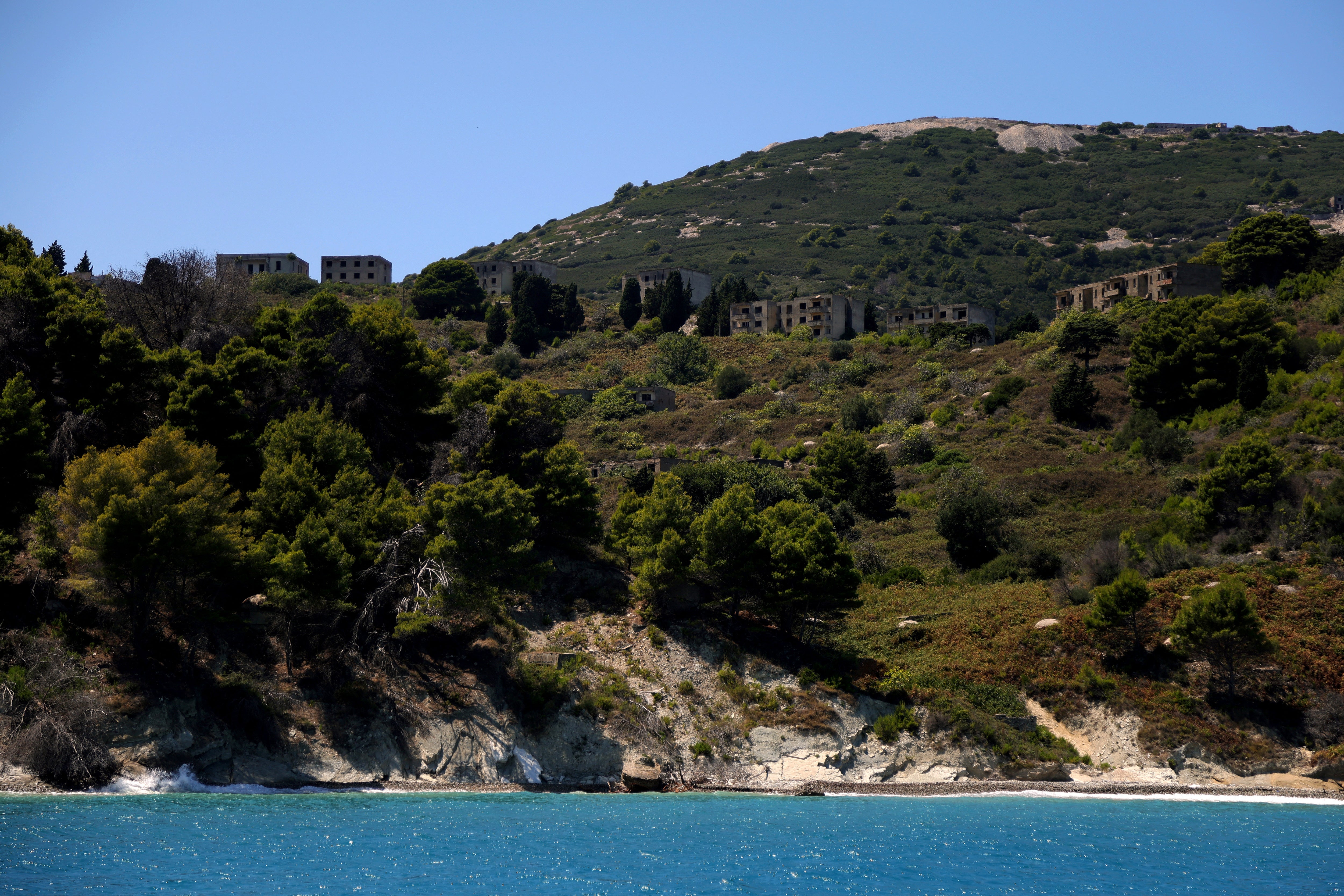 Ivanka Trump y su esposo, Jared Kushner, quieren transformar la isla más grande de Albania, una antigua base militar de la Guerra Fría construida por los antiguos gobernantes comunistas del país