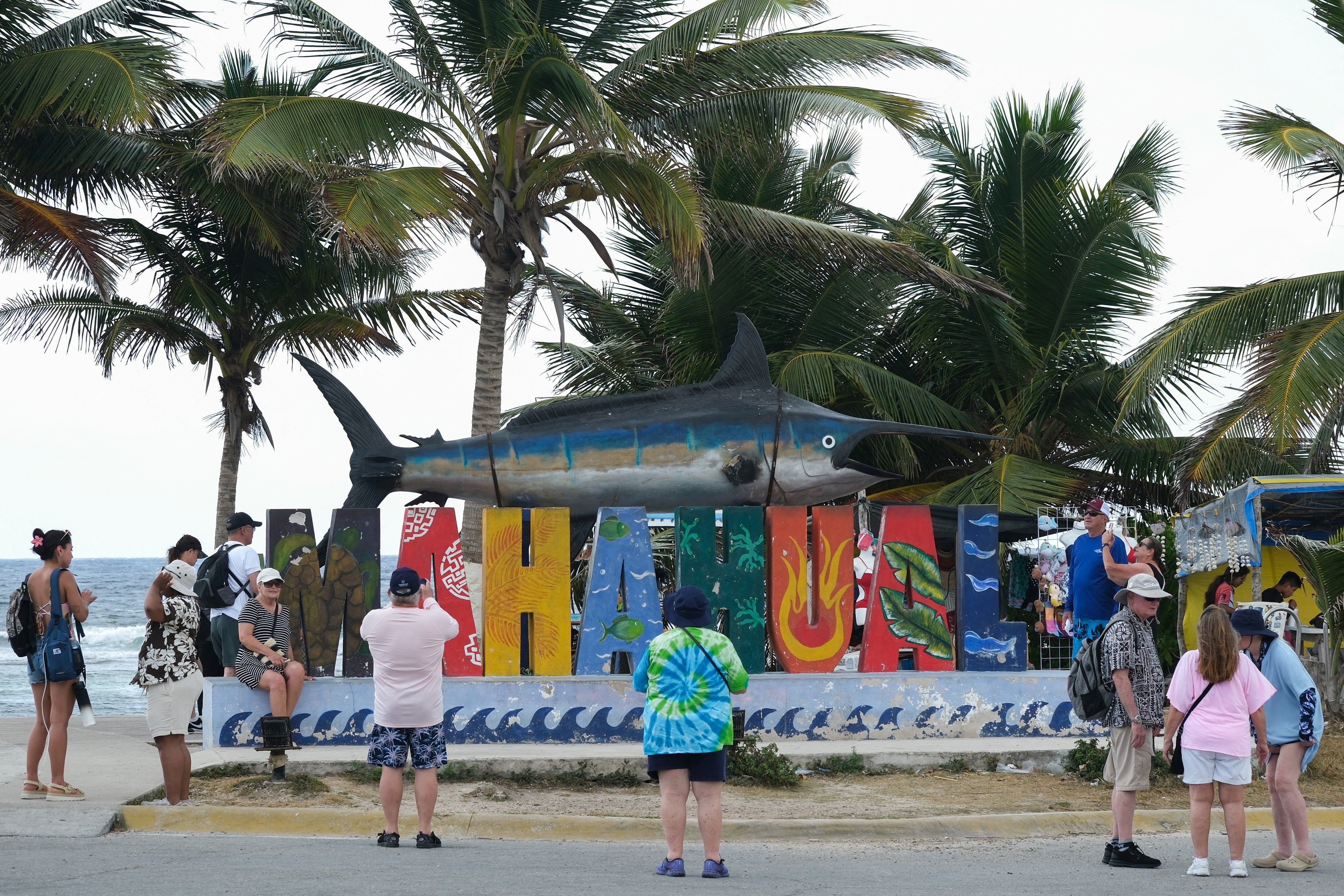 El pueblo de Mahahual se ha convertido en el centro de un debate sobre el modelo de turismo del enclave