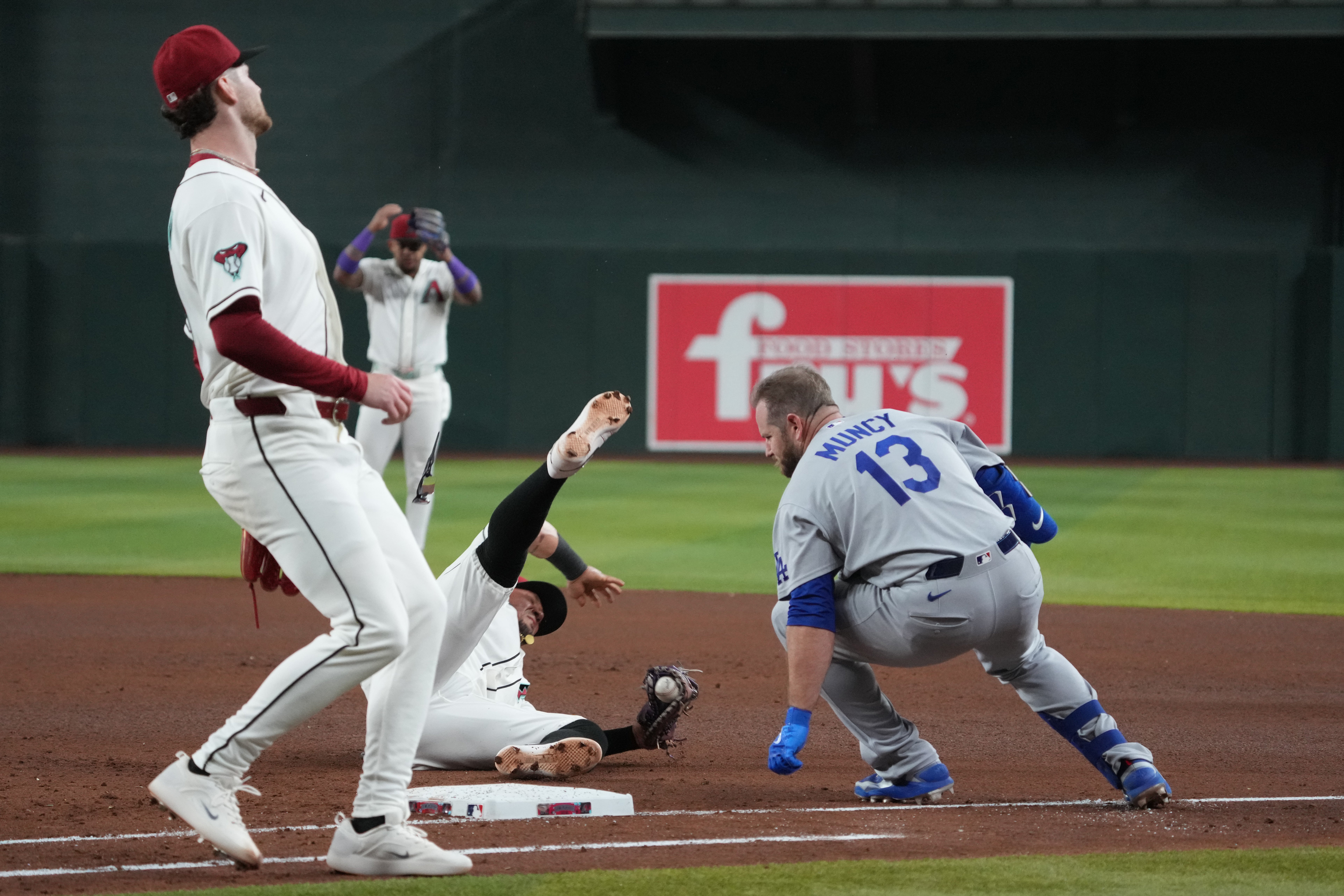 DODGERS-DIAMONDBACKS-COLISIÓN