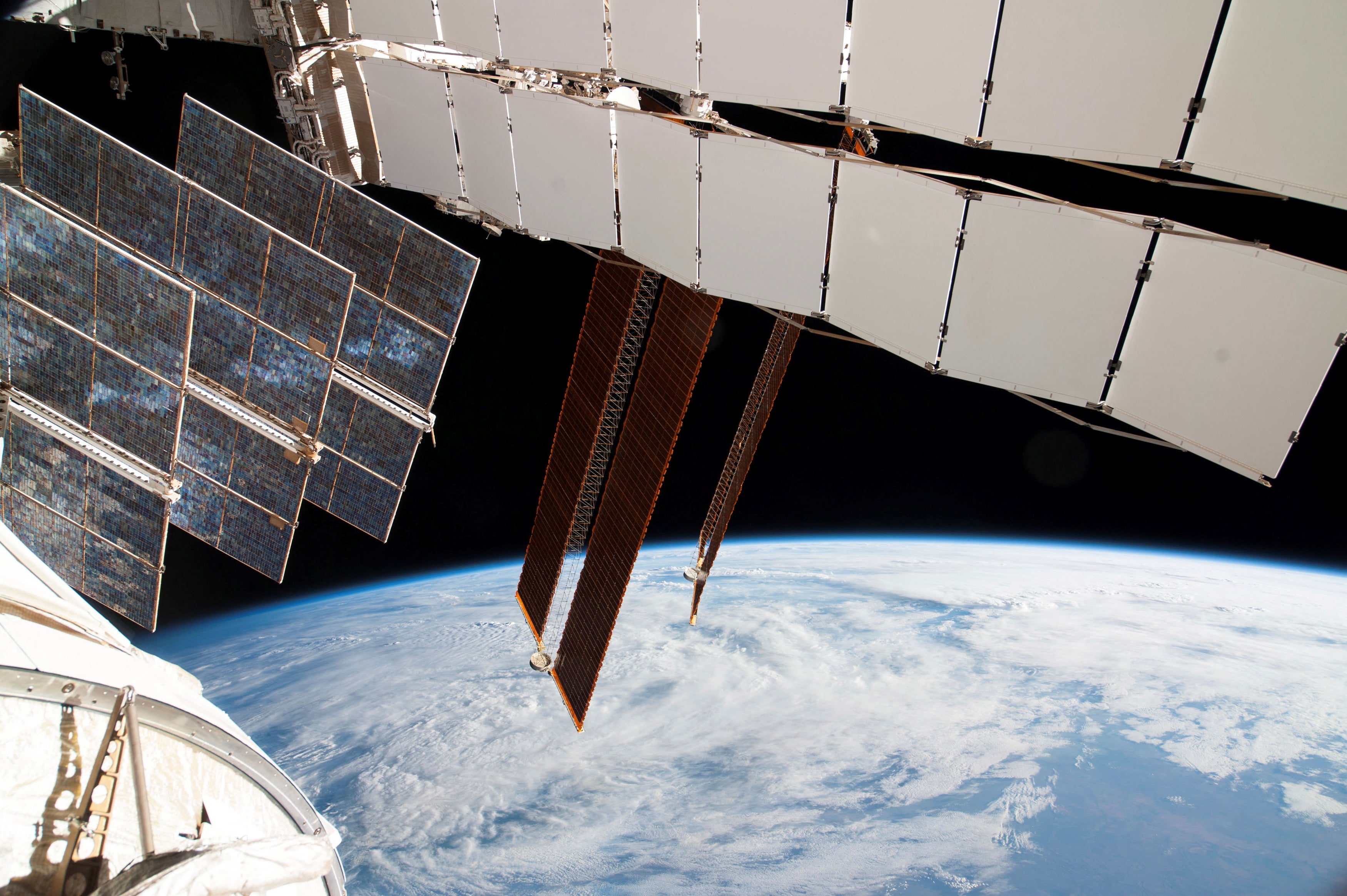 Paneles solares del segmento ruso de la Estación Espacial Internacional