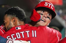 Burleson y Nootbaar guían a Cardenales en paliza de 10-3 sobre Rojos
