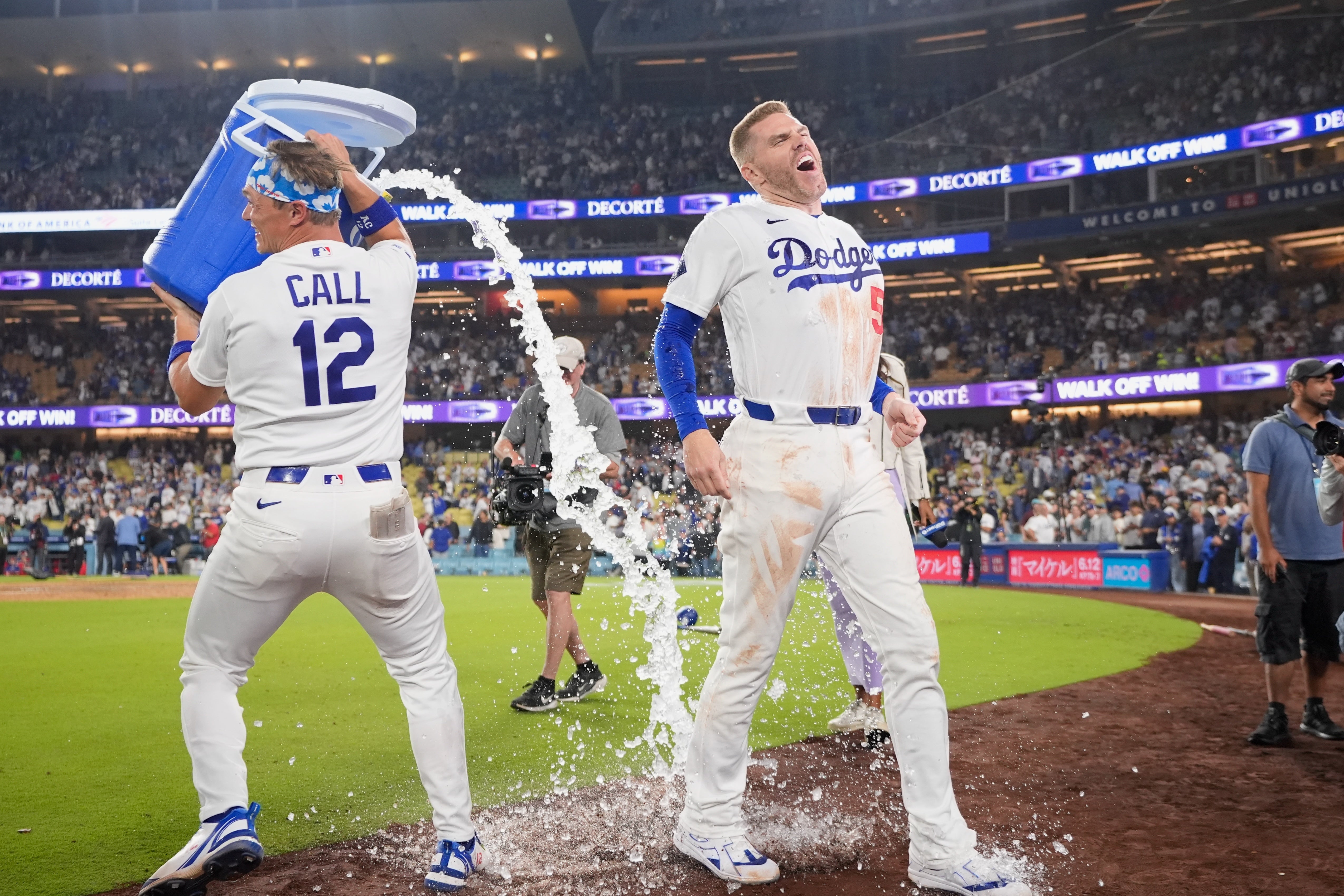 Freddie Freeman pone fin al juego con jonrón y Dodgers superan 1-0 a Angelinos
