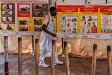 Comerciantes afrontan grandes pérdidas tras cierre de Uganda de frontera con Congo por ébola