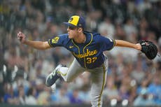 Misiorowski fija récord de velocidad con pitheo y Cerveceros vencen 7-1 a Rockies