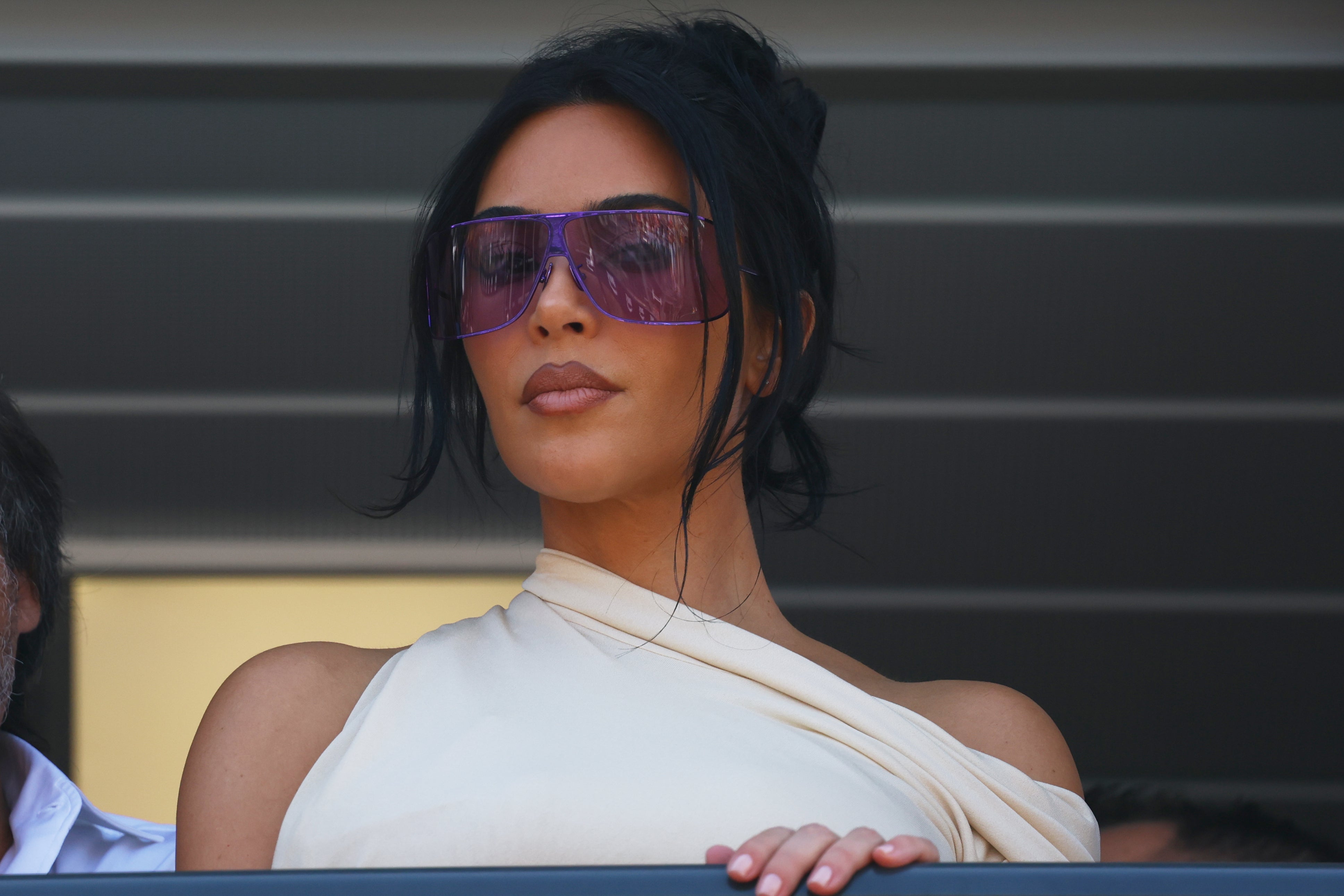 Kim Kardashian ve a Lewis Hamilton quedar 2do en el Gran Premio de Mónaco