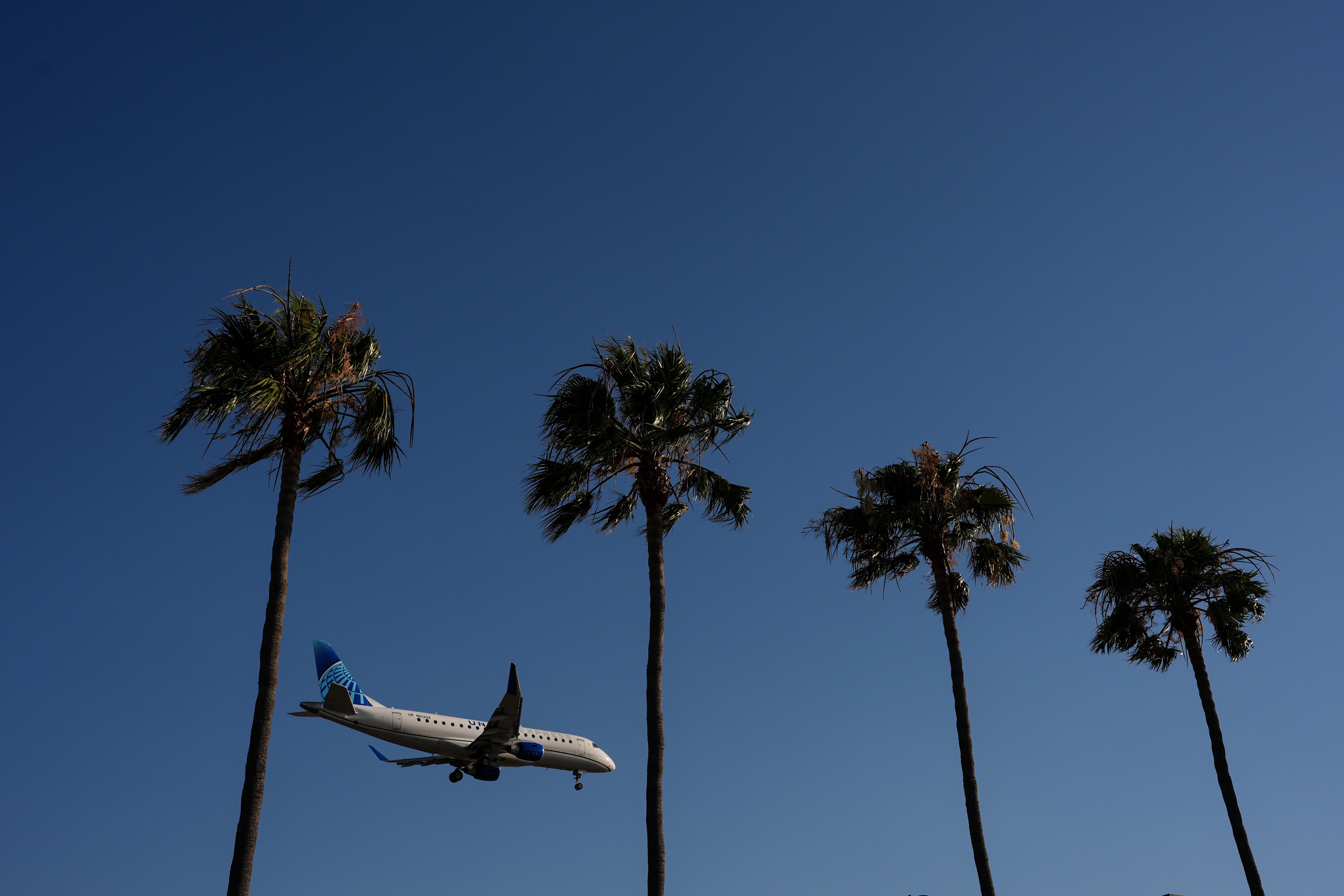 EEUU-AVIONES-COMBUSTIBLE
