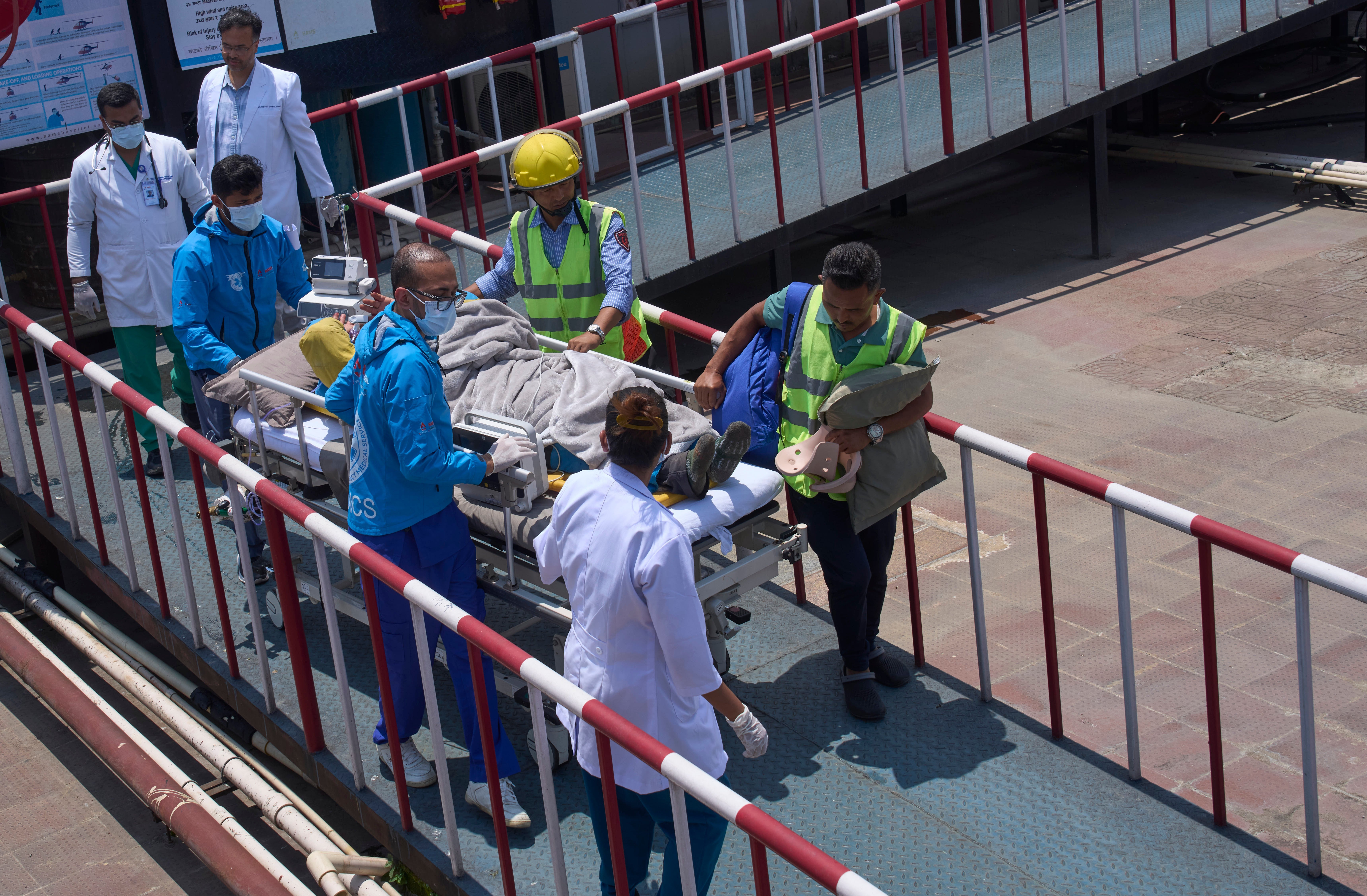 La familia de Dawa Sherpa acusó a la empresa organizadora de la expedición de no haber puesto en marcha las operaciones de rescate con la suficiente rapidez