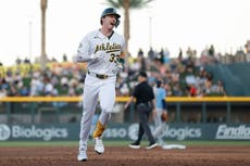 Bolte conecta su 1er jonrón en MLB y los A's pegan 5 más para vencer 7-5 a Cerveceros