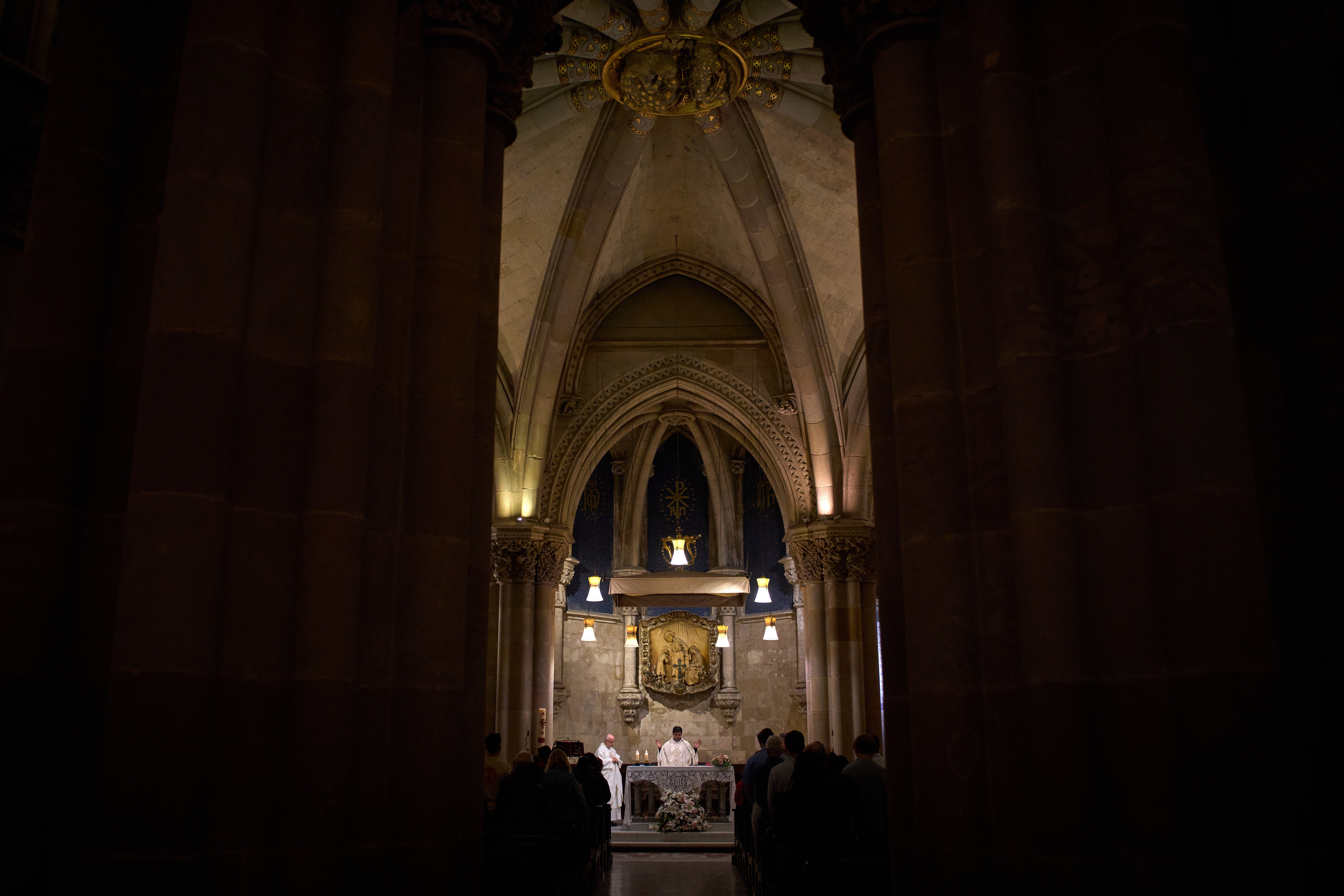 Una visita a los rincones de la Sagrada Familia revela 5 enigmas divinos y tesoros ocultos