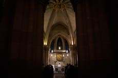 Una visita a los rincones de la Sagrada Familia revela 5 enigmas divinos y tesoros ocultos
