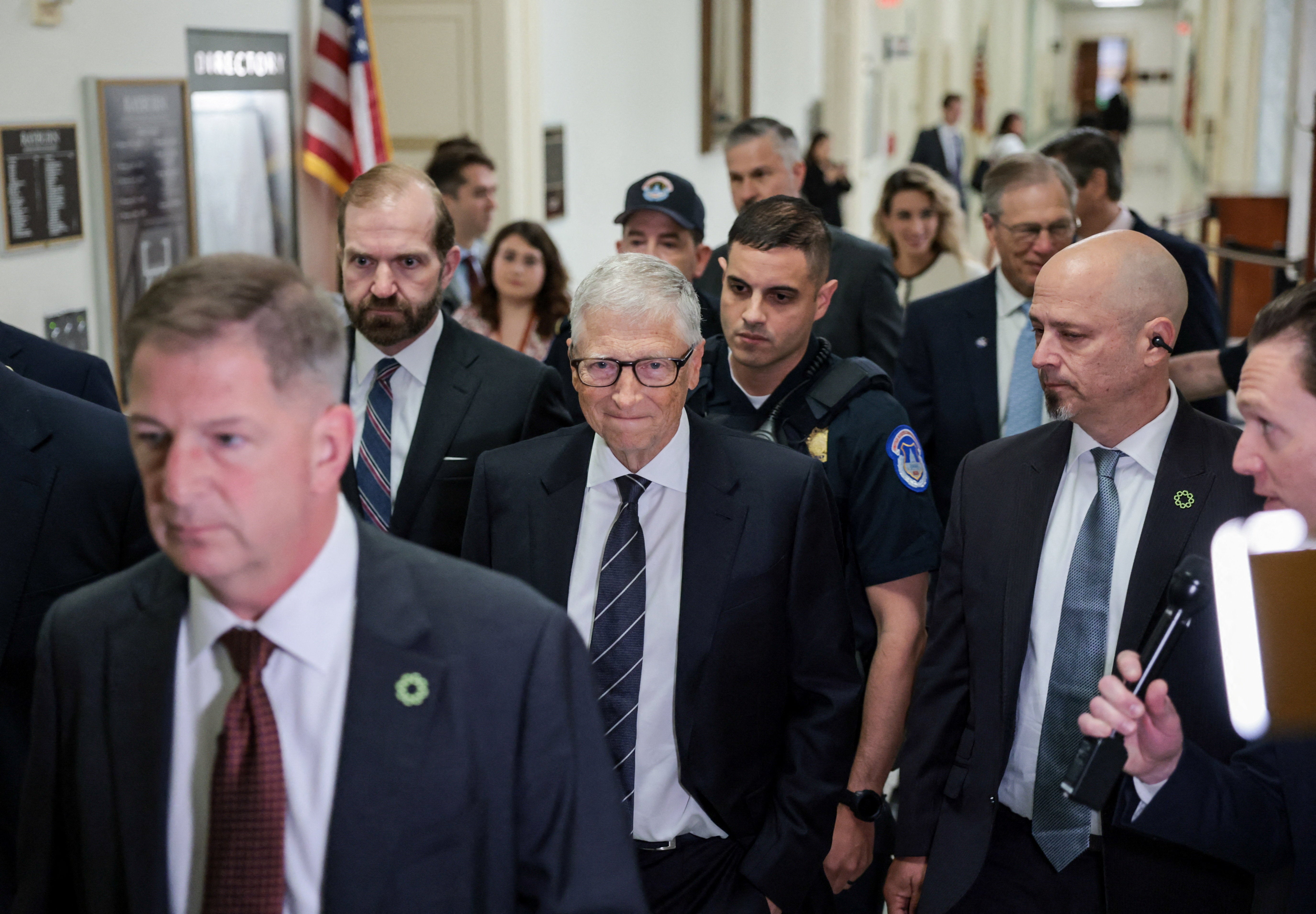 En junio, Gates prestó declaración grabada ante los miembros de la Comisión de Supervisión de la Cámara de Representantes para hablar de su relación pasada con Jeffrey Epstein