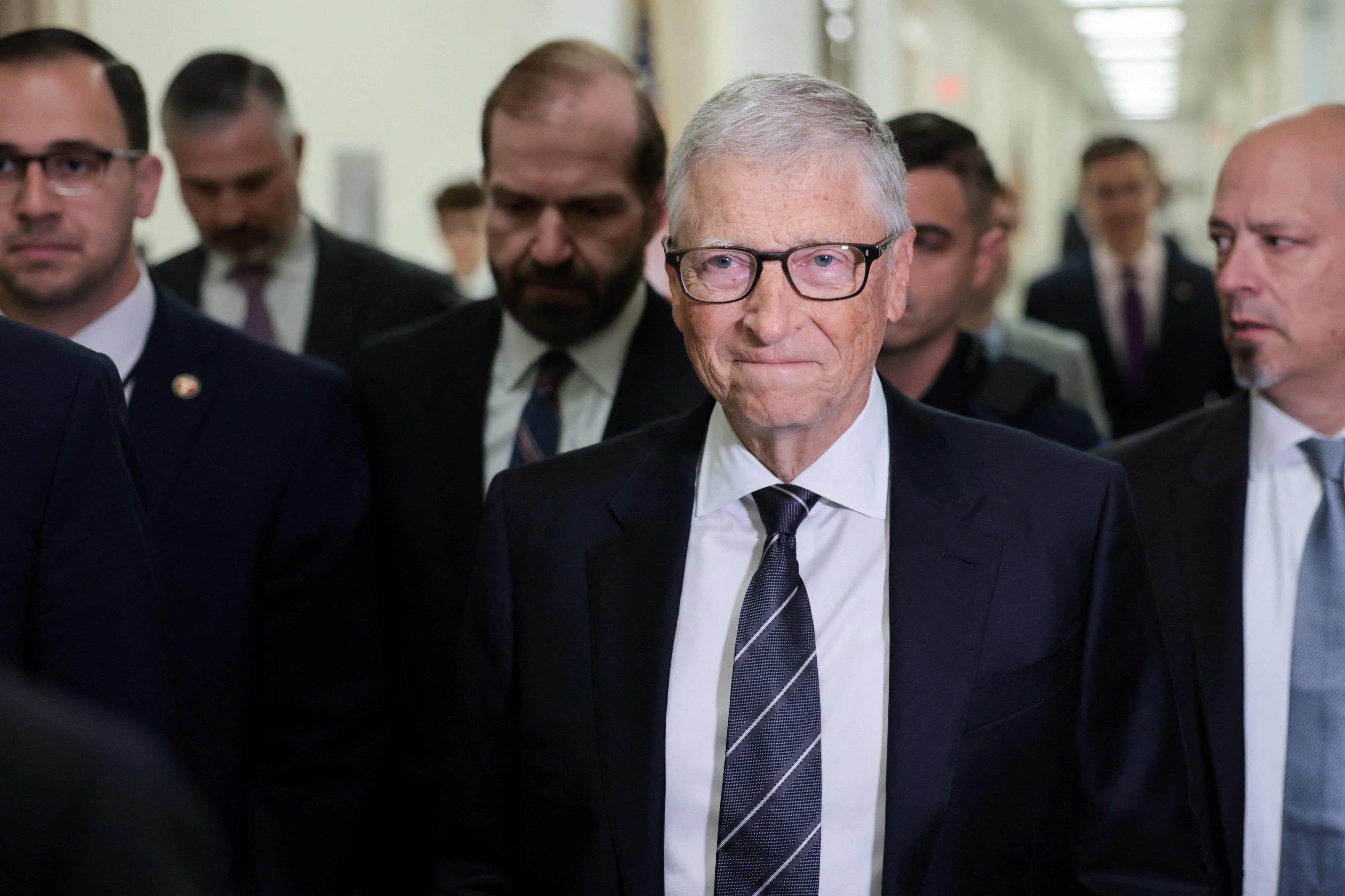 Bill Gates expresó su arrepentimiento por haberse reunido con Jeffrey Epstein, quien, según dijo, utilizó su relación con el cofundador de Microsoft para "rehabilitar" su imagen e intentó explotar aspectos de su vida personal para presionarlo a trabajar con él, según declaró Gates ante el Comité de Supervisión de la Cámara de Representantes