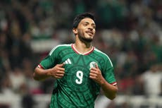 El delantero mexicano Raúl Jiménez asegura su futuro y volverá con el Wolverhampton
