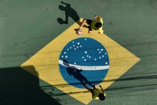 Mientras FIFA busca atraer a nuevos aficionados, influencer brasileño transmitirá los 104 partidos