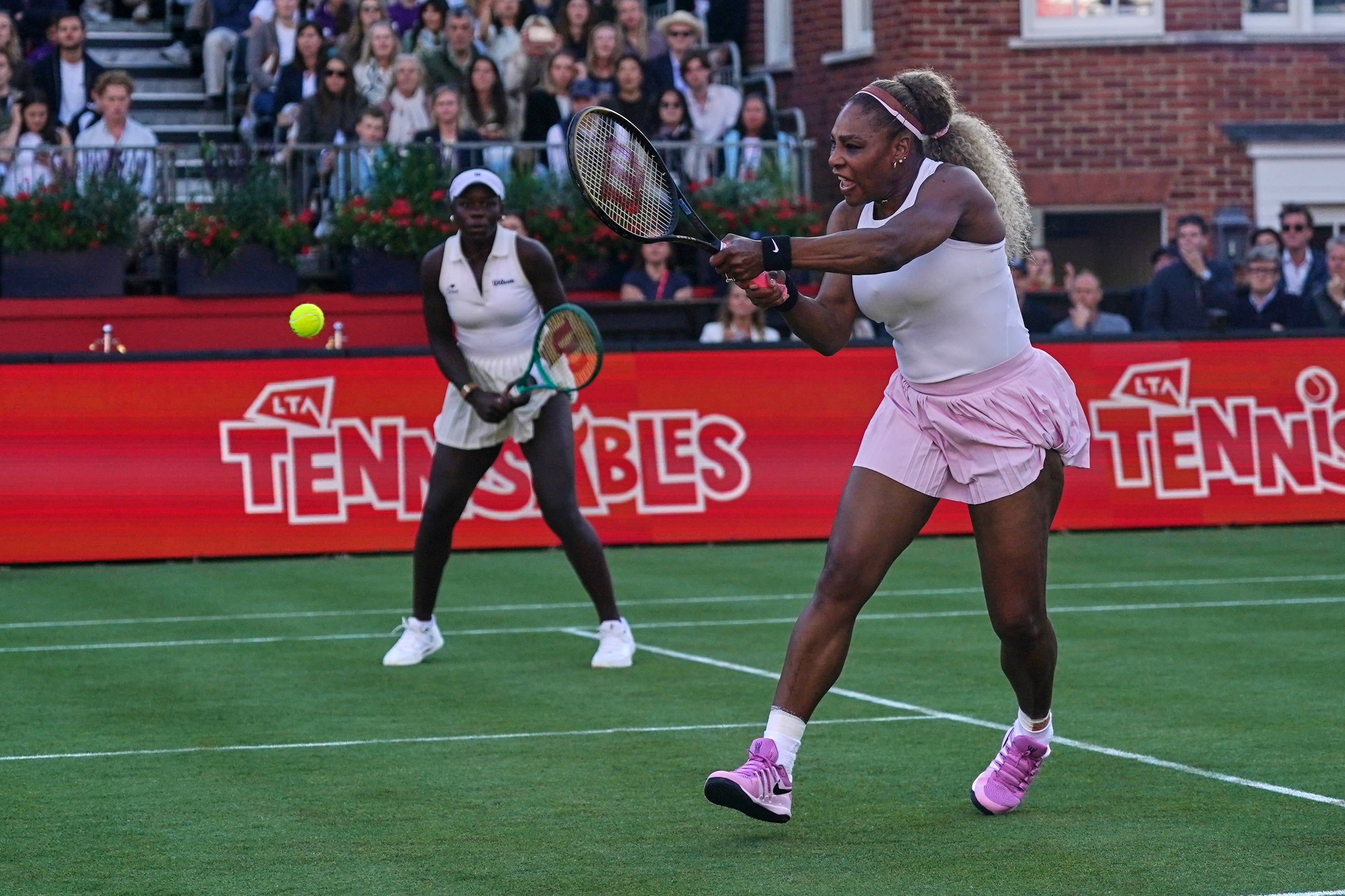 SERENA WILLIAMS-RETORNO