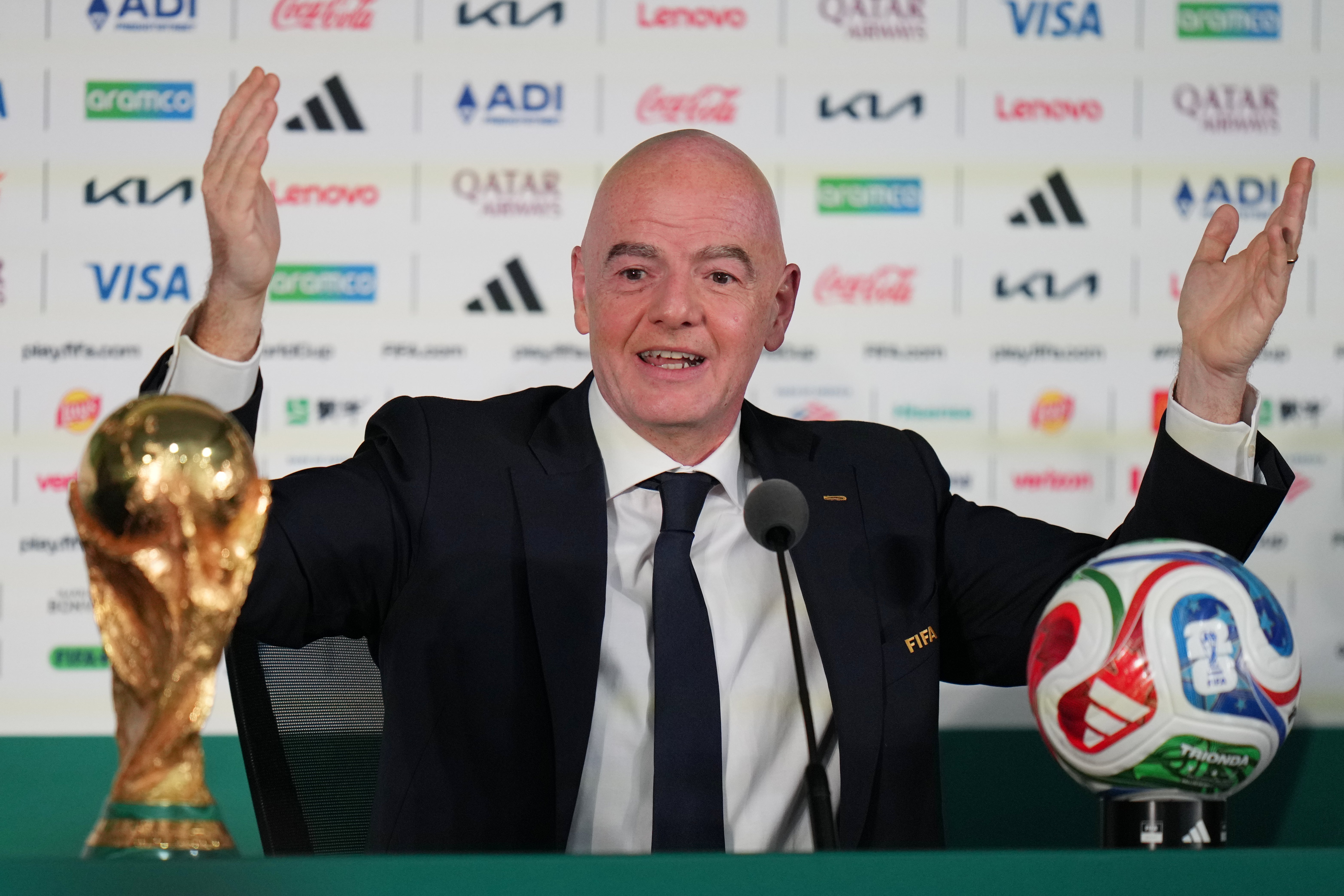 El presidente de la FIFA, Gianni Infantino, se pronuncia durante una rueda de prensa en el Estadio Azteca de Ciudad de México