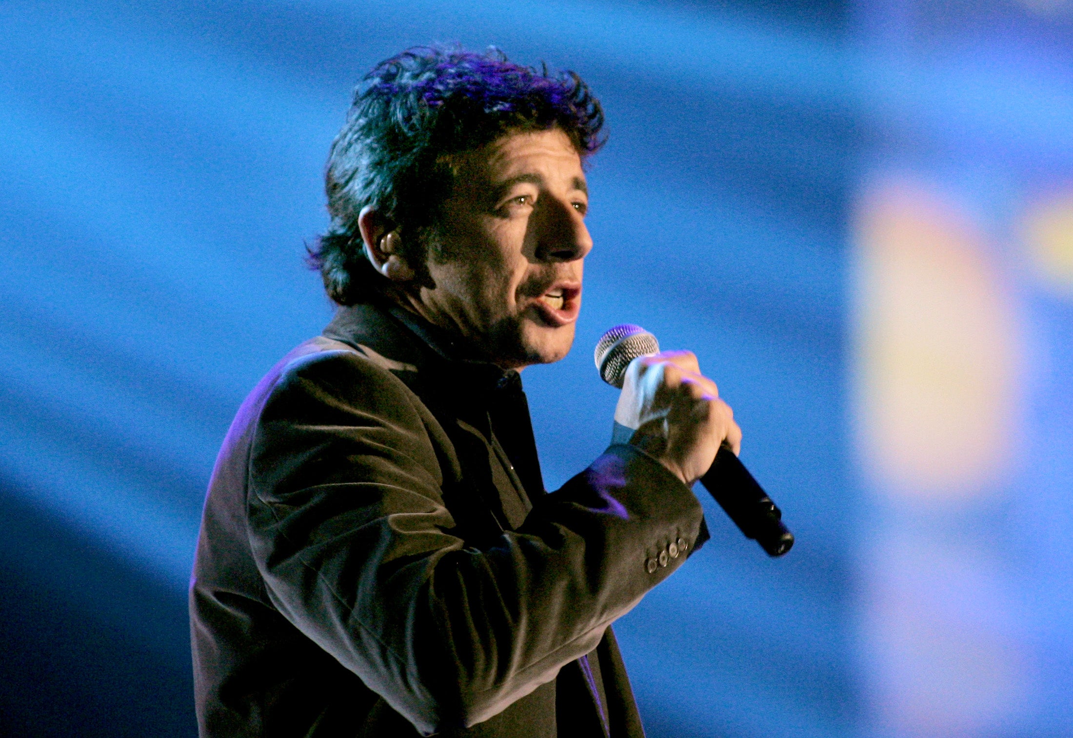 El cantante francés Patrick Bruel es acusado de violación, intento de violación y agresión sexual