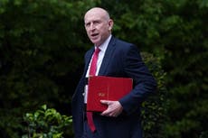 El secretario británico de Defensa dimite y acusa al gobierno de no gastar suficiente en el ejército