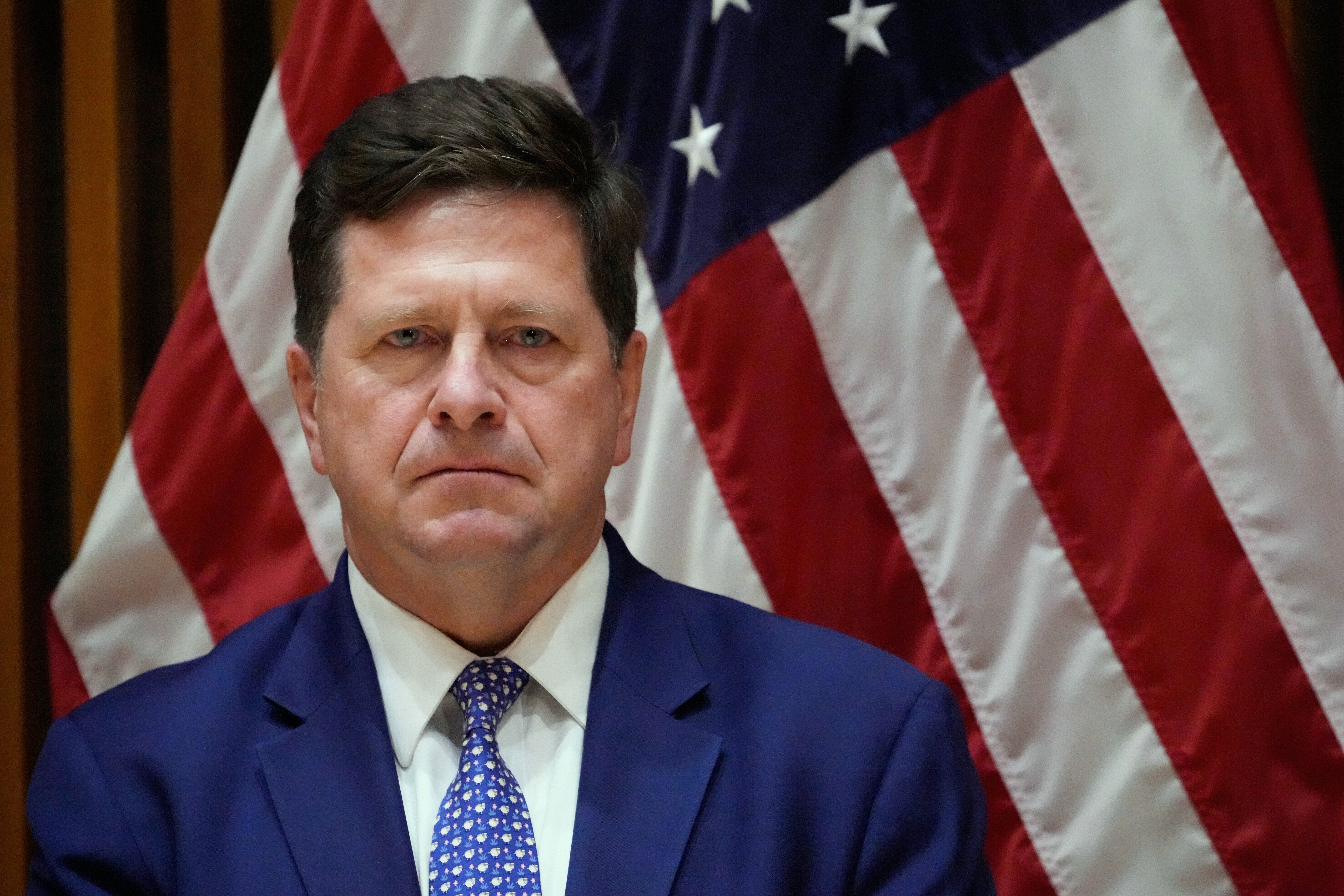 Trump planea nominar al fiscal federal Jay Clayton como director de inteligencia nacional