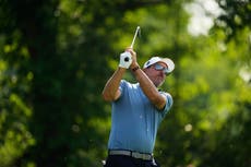 Expulsan a Mickelson de club de golf por contacto inapropiado con una empleada