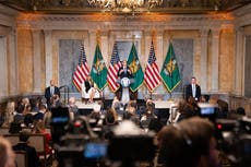 Tesoro de EEUU amplía normas de intercambio de datos bancarios ligadas a batida migratoria de Trump