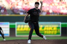 Error de Dunn provoca 3 carreras en la novena y Diamondbacks vencen 5-2 a Rojos