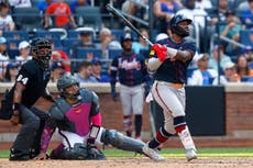 White y Harris disparan jonrones y los Bravos derrotan 3-1 a los Mets