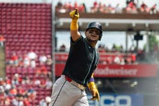 El jonrón de Moreno en la 8va impulsa a Diamondbacks a victoria por 5-3 sobre Rojos