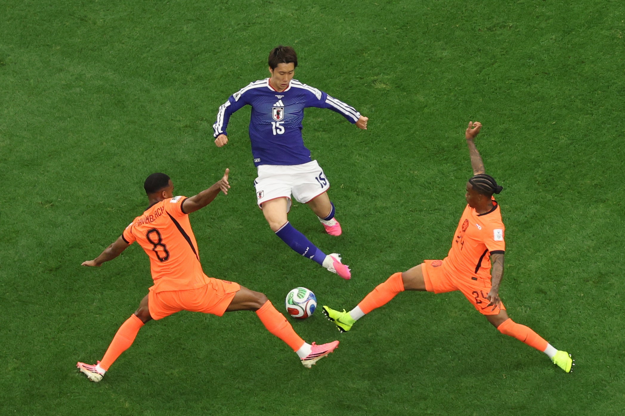 MUNDIAL-HOLANDA-JAPON