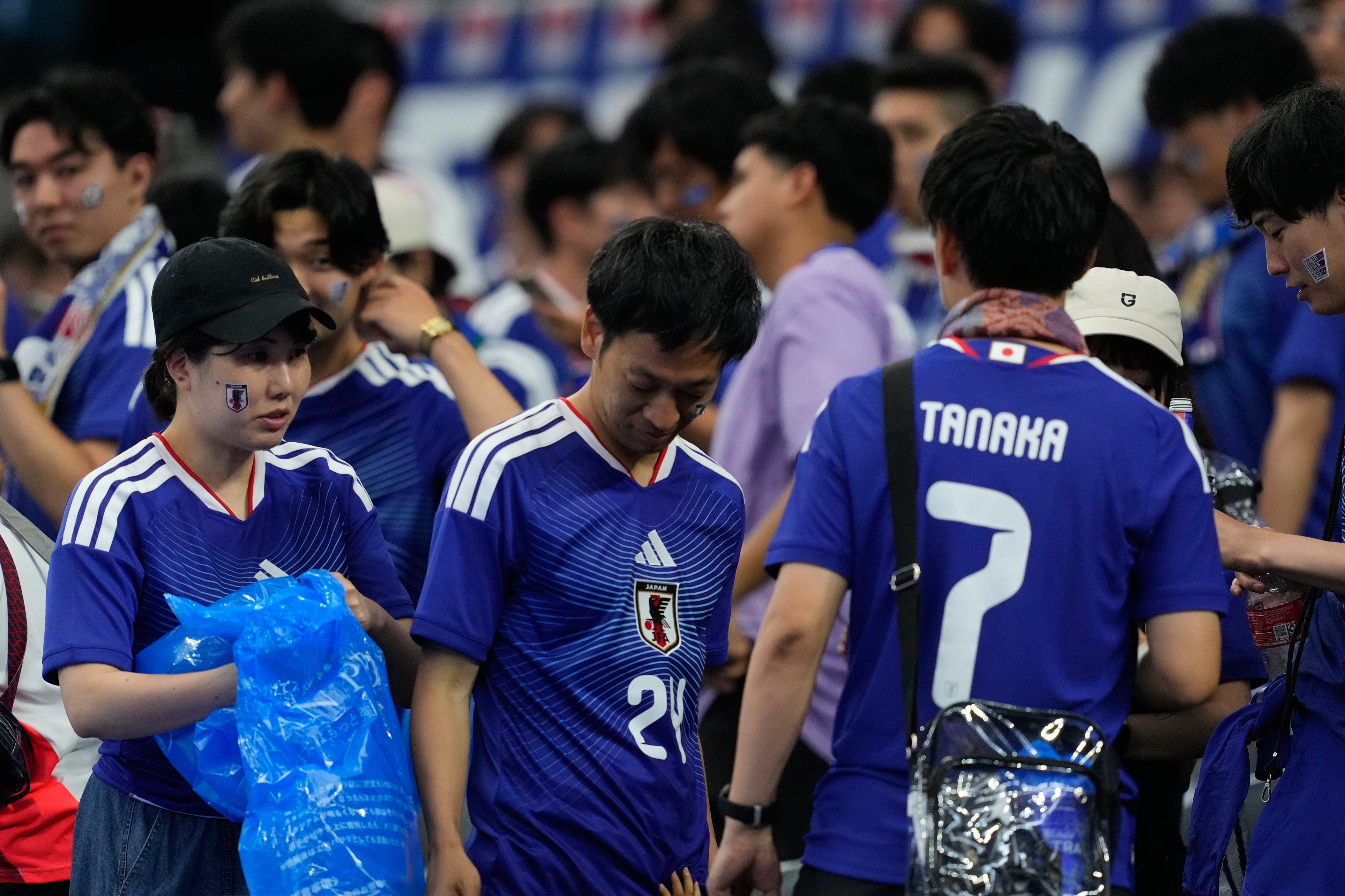 Aficionados japoneses tuvieron un bonito gesto tras partido contra Países Bajos