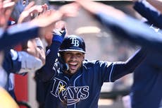 Caminero rompe el empate con un jonrón en la 8va y los Rays evitan barrida al ganar 8-3 a Angelinos