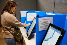 Método de conteo de votos de Georgia pronto será prohibido; legisladores buscan solución