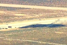 Bombardero B-52 se estrella en base militar de EEUU después de despegar
