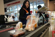 Los precios altos de gasolina, alimentos y vuelos durarán más que la guerra con Irán, según expertos