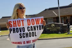 Paris Hilton vuelve a Utah para apoyar denuncias de maltrato en internados para jóvenes
