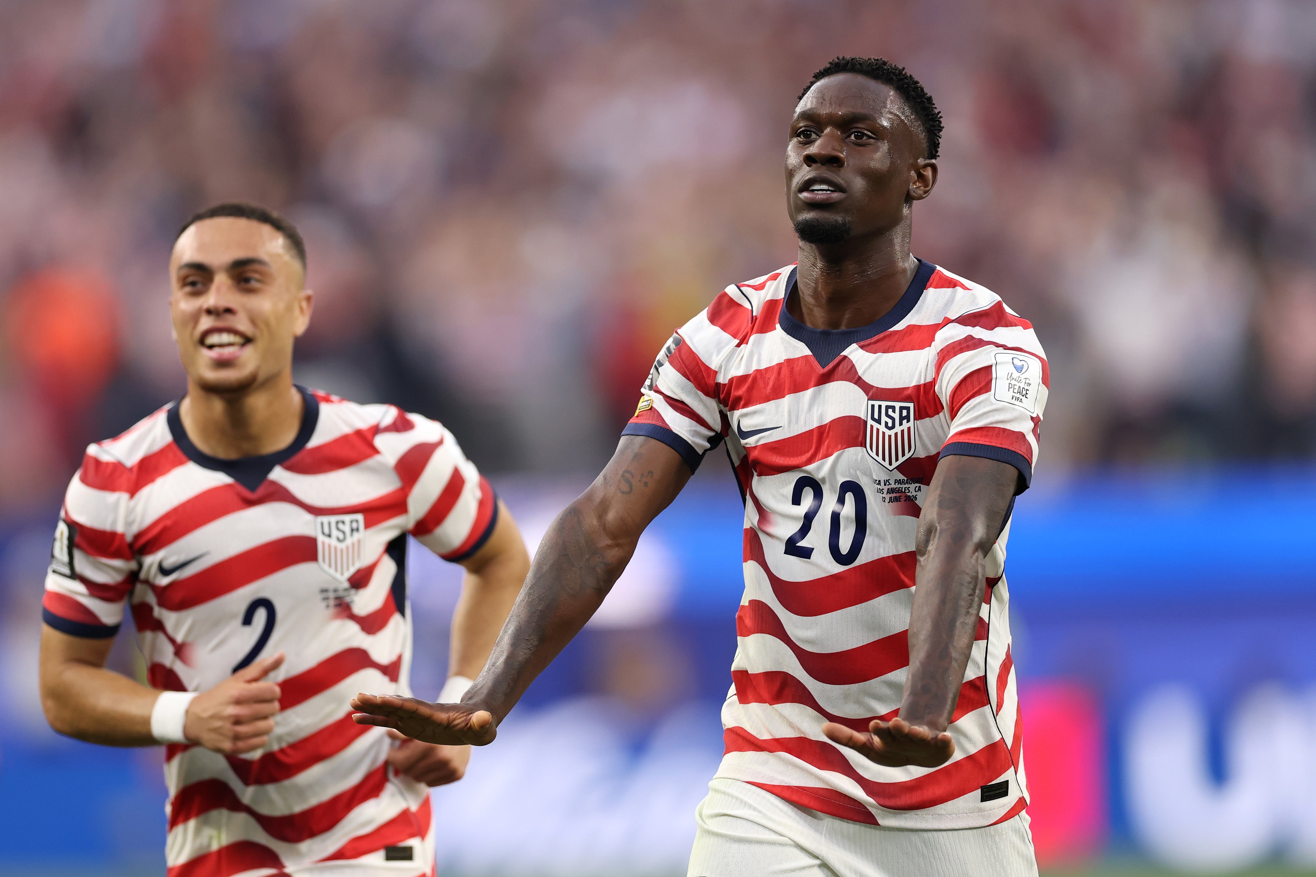 Estados Unidos superó con comodidad a Paraguay en su partido inaugural