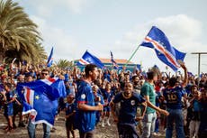 Aficionados en Cabo Verde festejan hasta la noche tras debut histórico en el Mundial