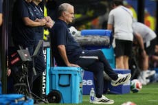 "No soy un modelo": Marcelo Bielsa se enoja por su postura para foto del Mundial