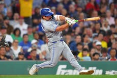Azulejos respaldan a Cease con 3 jonrones en triunfo 6-1 sobre Medias Rojas en Fenway